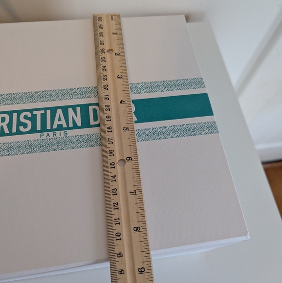 Christian Dior gift box - Picture 12 of 14